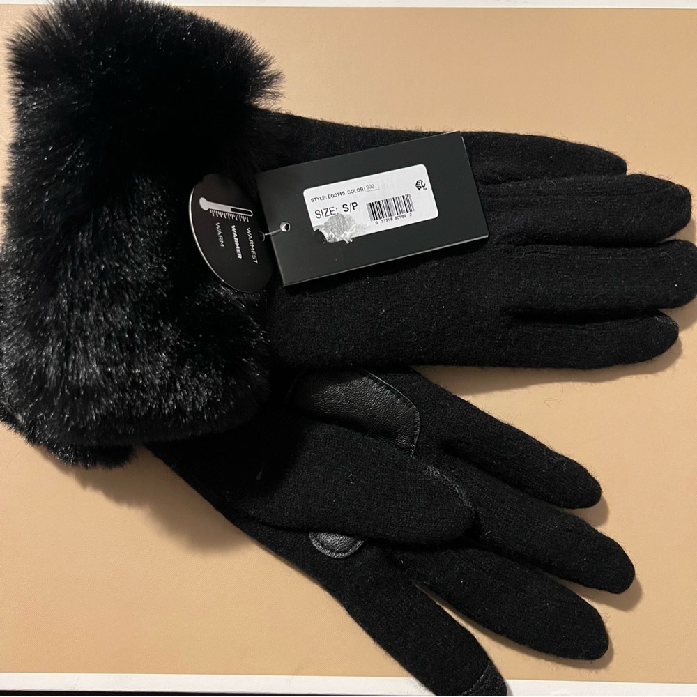 Echo New York winter gloves. Size S